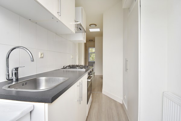 Medium property photo - Linnaeusstraat 142, 2522 GW Den Haag